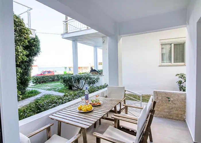 Apartment Anemomylos By The Sea