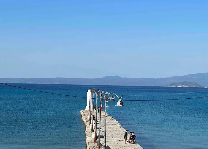 Apartment Anemomylos By The Sea