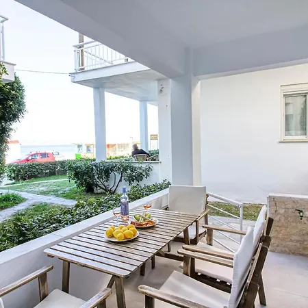 Apartment Anemomylos By The Sea