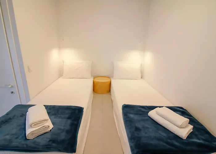 Anemomylos By The Sea *